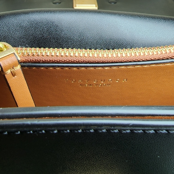 Tory Burch Eleanor Bag - Picture 10 of 14